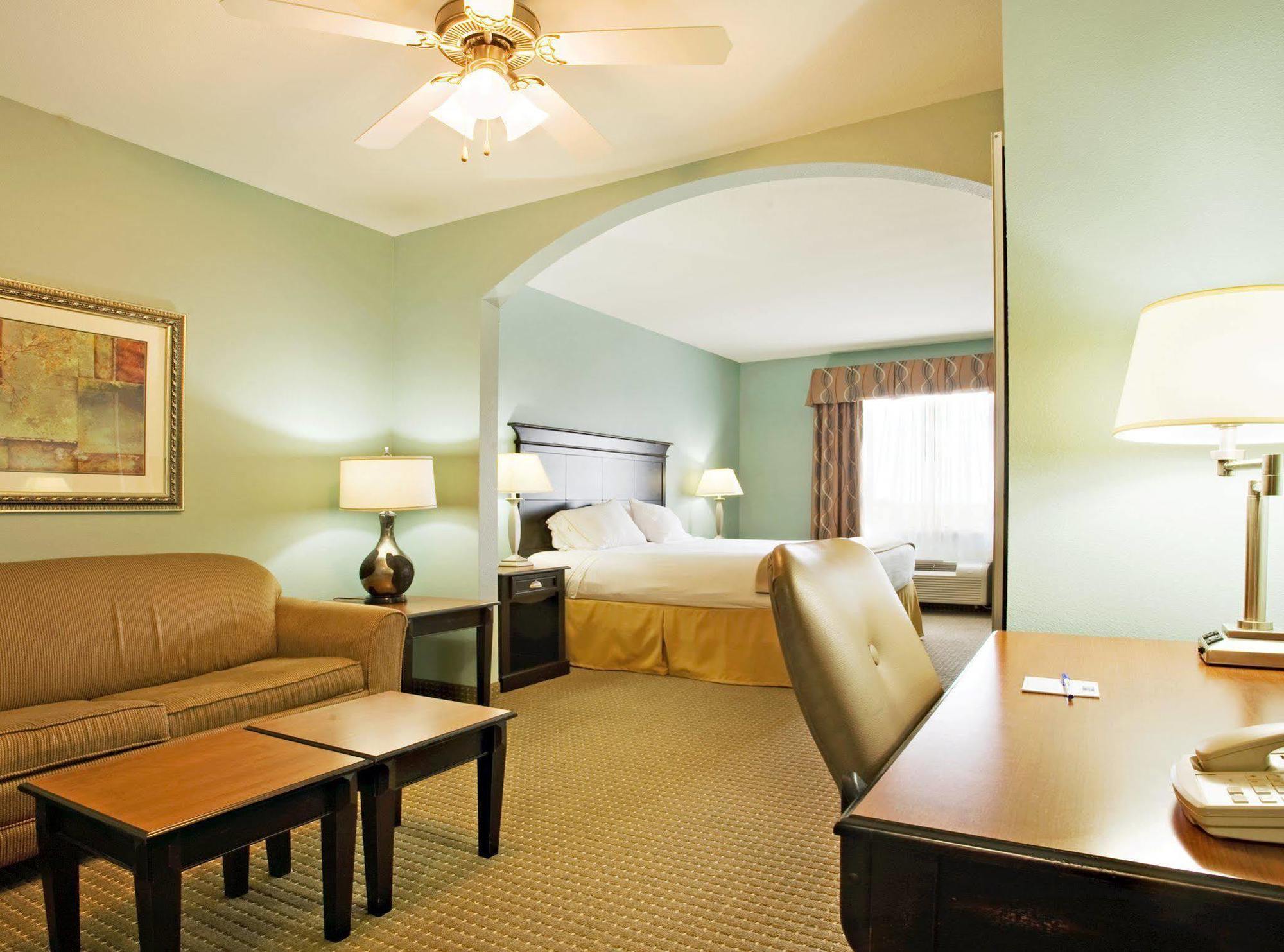 Holiday Inn Express Vernon College Area Highway 287 By Ihg Room photo